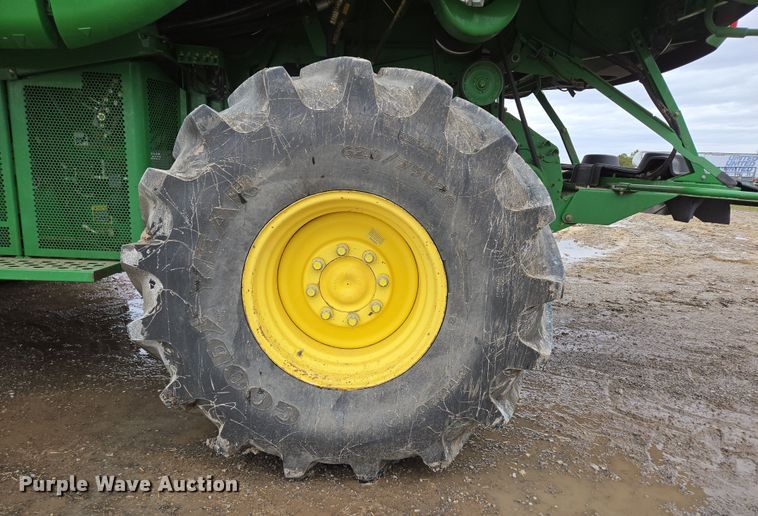 image for item DP6200 2007 John Deere 9860 STS RWA combine
