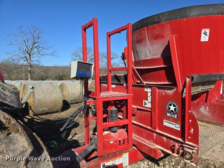 image for item DP6210 2020 Meyer F585 feed grinder/mixer