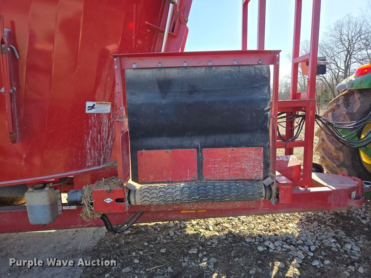 image for item DP6210 2020 Meyer F585 feed grinder/mixer