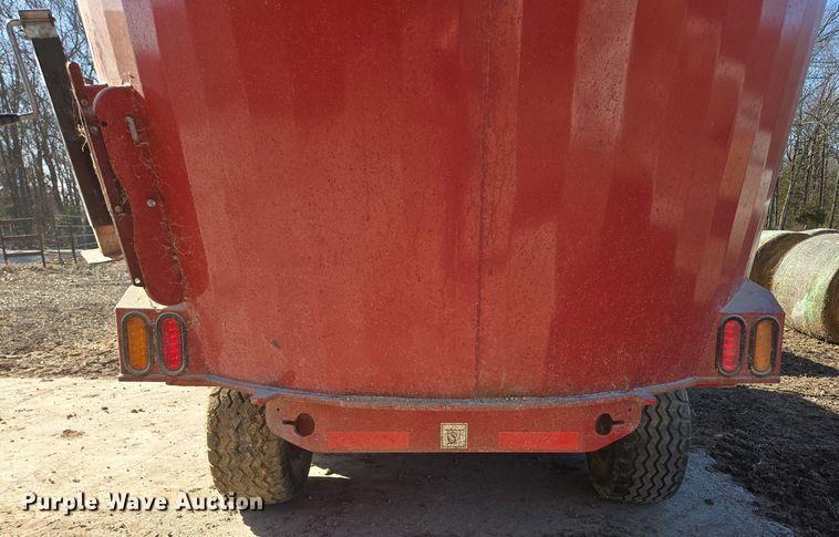 image for item DP6210 2020 Meyer F585 feed grinder/mixer