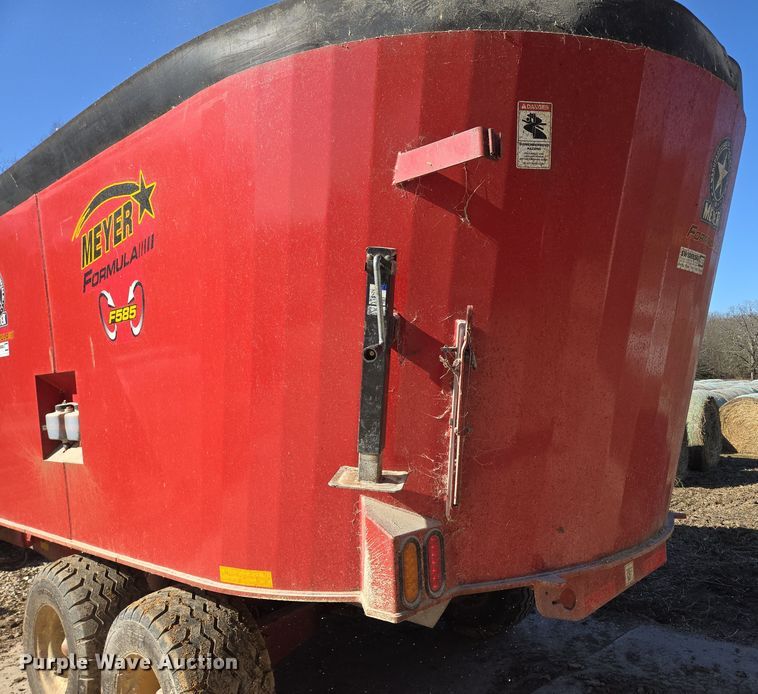 image for item DP6210 2020 Meyer F585 feed grinder/mixer