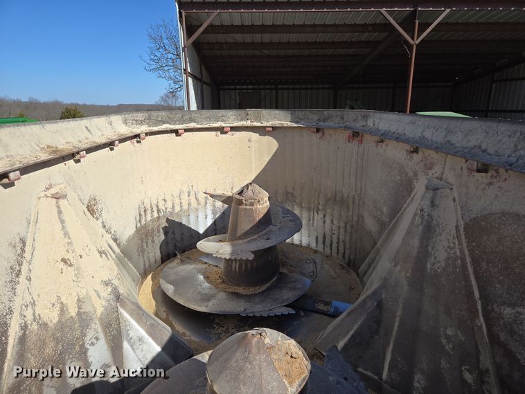 image for item DP6210 2020 Meyer F585 feed grinder/mixer