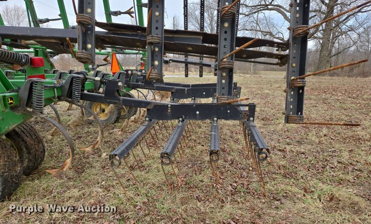 image for item DS5296 John Deere 2210 field cultivator