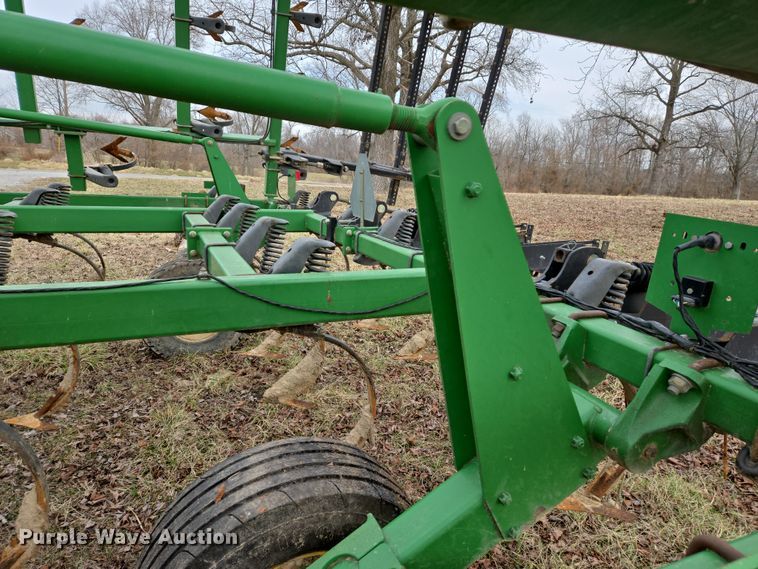 image for item DS5296 John Deere 2210 field cultivator
