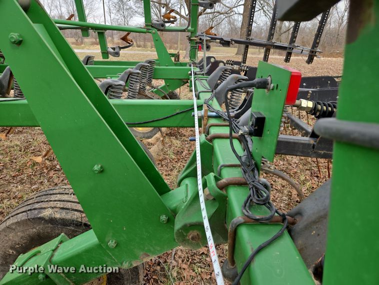 image for item DS5296 John Deere 2210 field cultivator