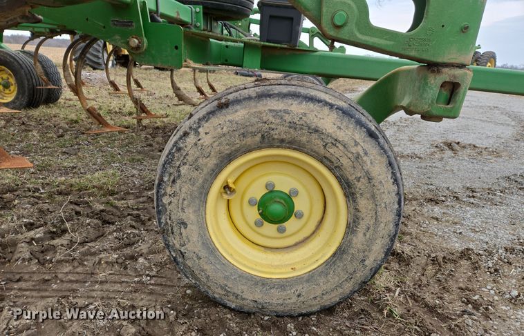 image for item DS5296 John Deere 2210 field cultivator