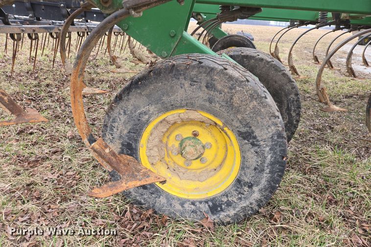 image for item DS5296 John Deere 2210 field cultivator