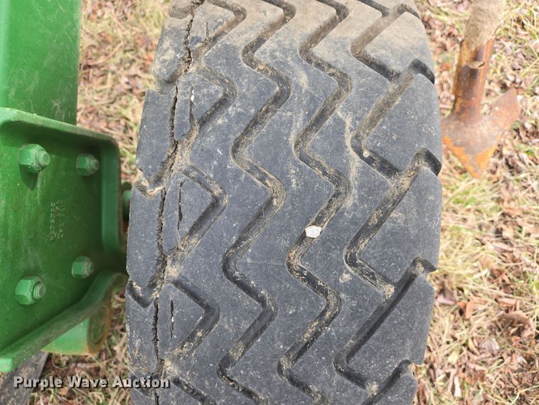 image for item DS5296 John Deere 2210 field cultivator