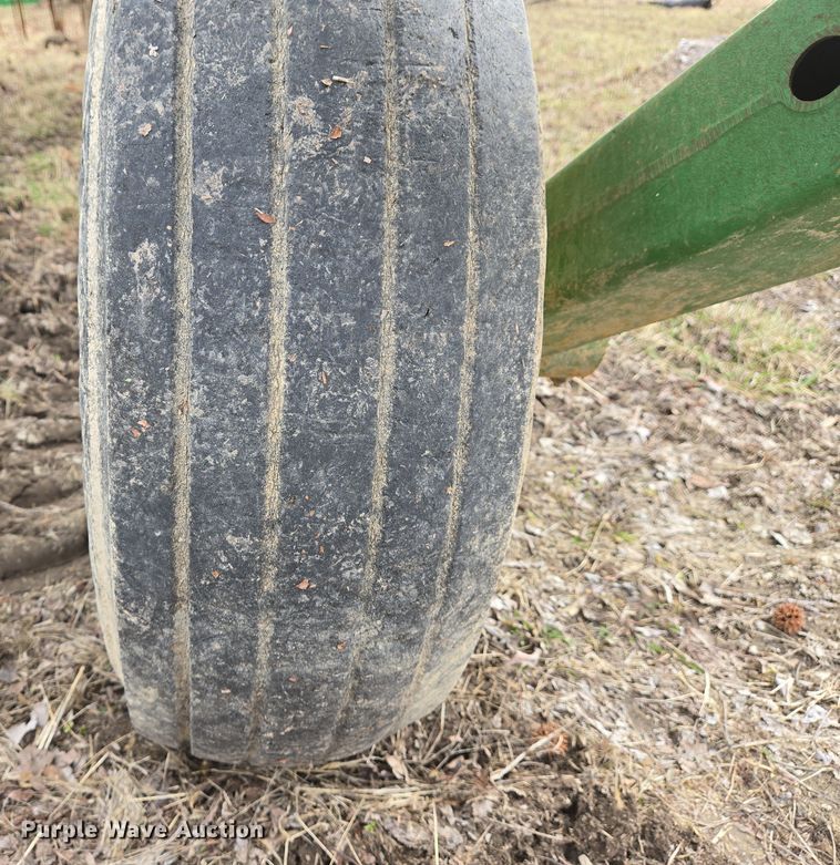 image for item DS5296 John Deere 2210 field cultivator