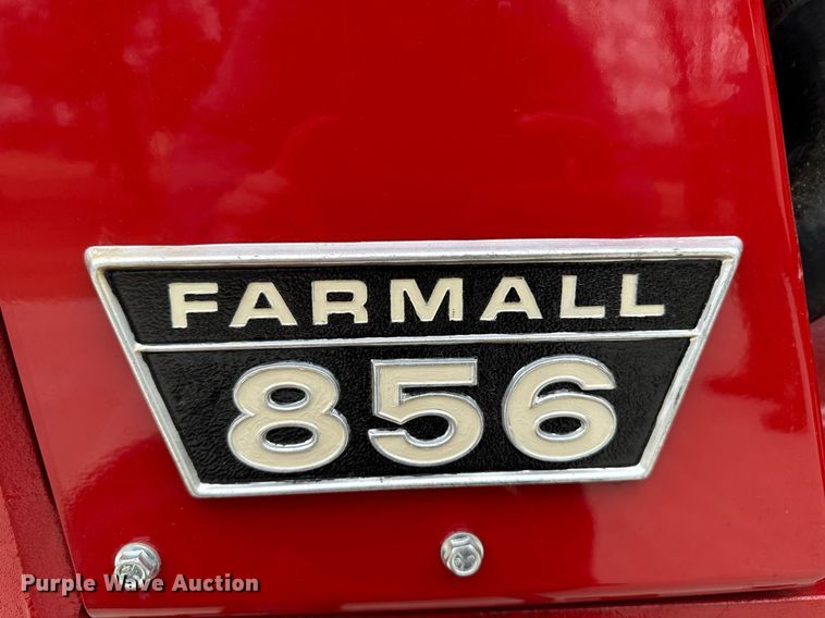 image for item DT0617 1970 International Farmall 856 tractor