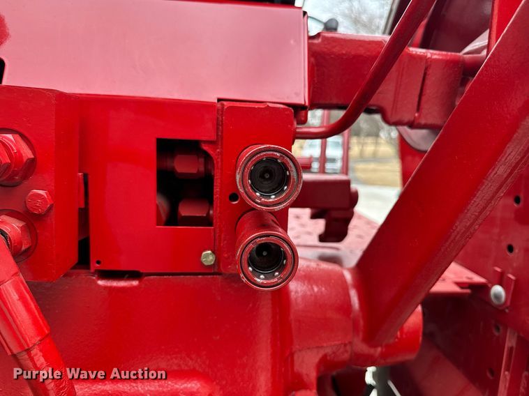 image for item DT0617 1970 International Farmall 856 tractor