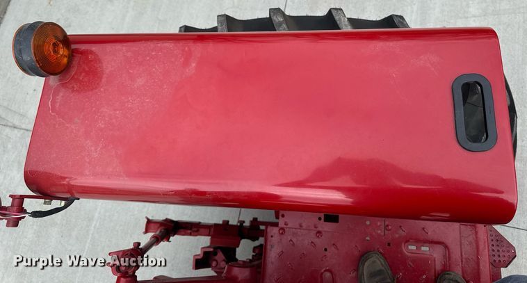 image for item DT0617 1970 International Farmall 856 tractor