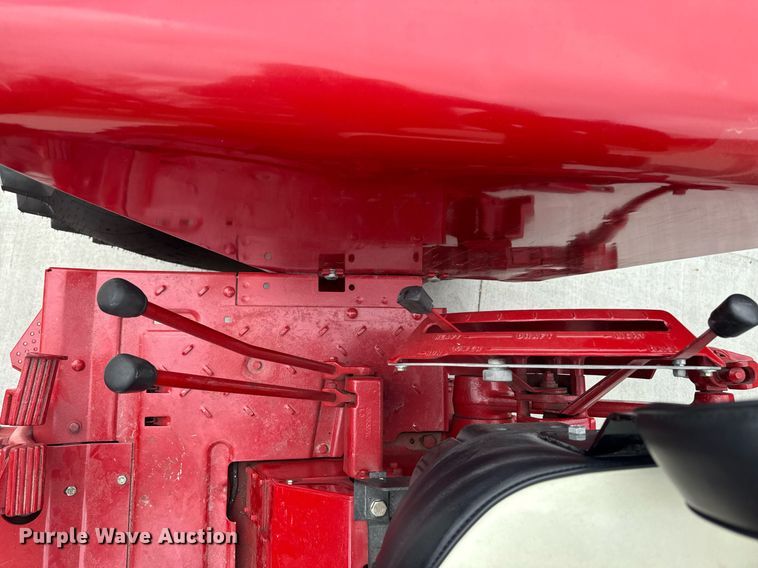 image for item DT0617 1970 International Farmall 856 tractor
