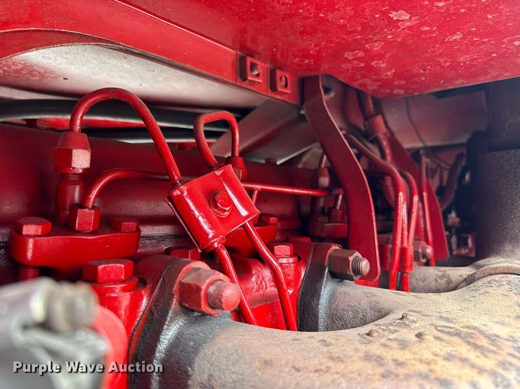 image for item DT0617 1970 International Farmall 856 tractor