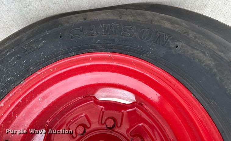 image for item DT0617 1970 International Farmall 856 tractor