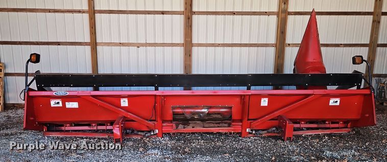 image for item DT7627 Case 1083 corn head