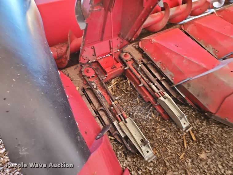 image for item DT7627 Case 1083 corn head