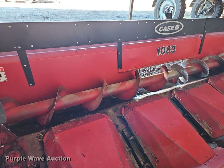 image for item DT7627 Case 1083 corn head