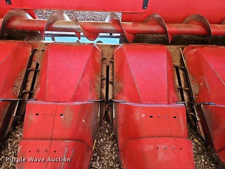 image for item DT7627 Case 1083 corn head