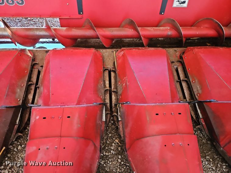 image for item DT7627 Case 1083 corn head