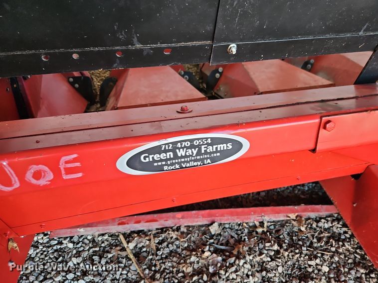 image for item DT7627 Case 1083 corn head