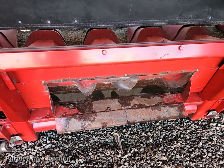 image for item DT7627 Case 1083 corn head