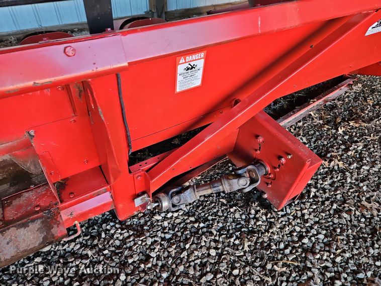 image for item DT7627 Case 1083 corn head