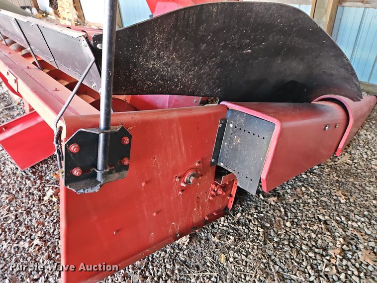 image for item DT7627 Case 1083 corn head