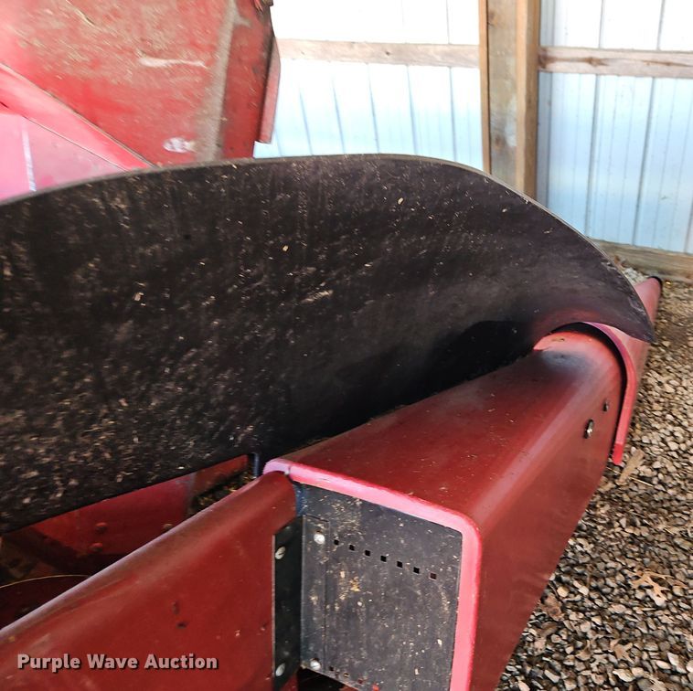 image for item DT7627 Case 1083 corn head