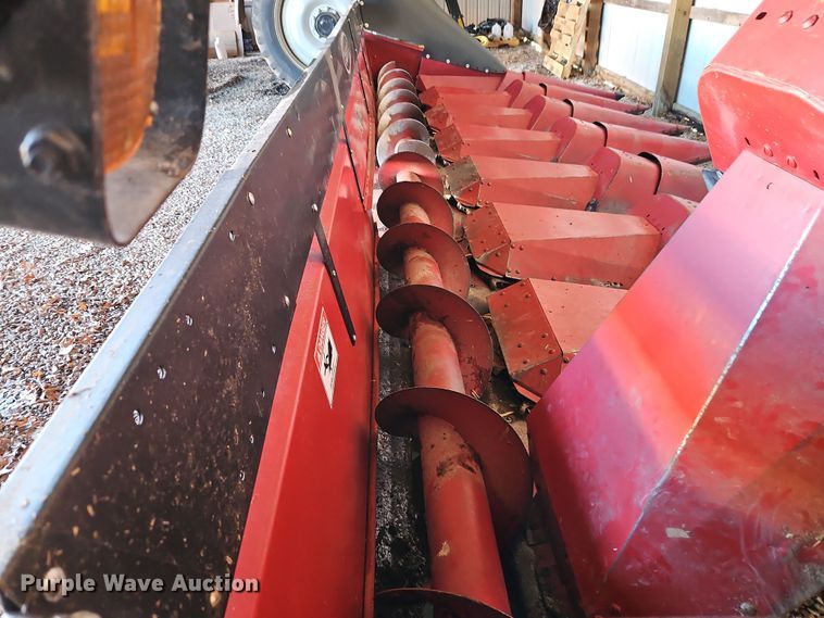 image for item DT7627 Case 1083 corn head