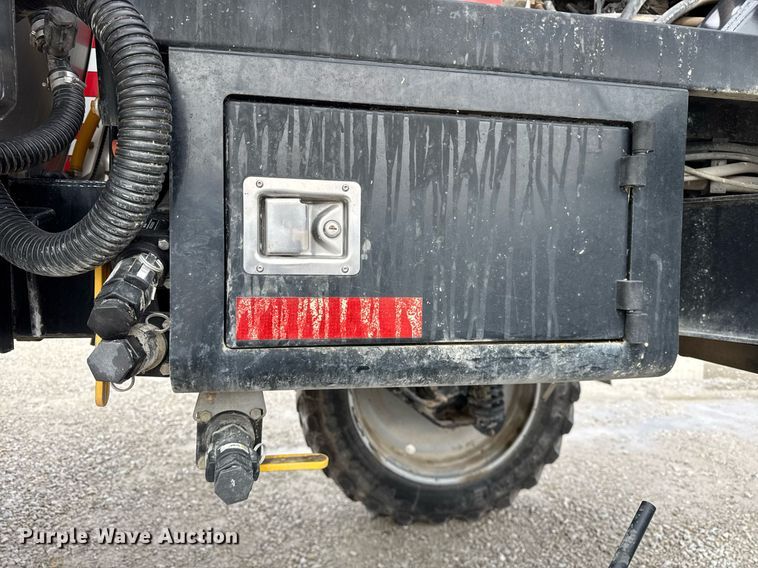 image for item DU3358 2012 Case IH Patriot 3330 sprayer