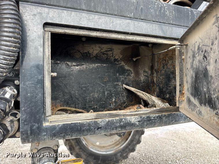 image for item DU3358 2012 Case IH Patriot 3330 sprayer