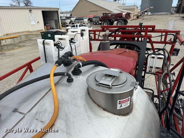 image for item DU3358 2012 Case IH Patriot 3330 sprayer