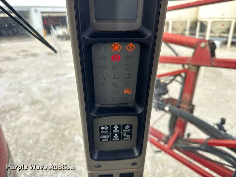 image for item DU3358 2012 Case IH Patriot 3330 sprayer