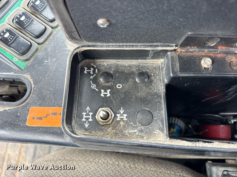 image for item DU3358 2012 Case IH Patriot 3330 sprayer