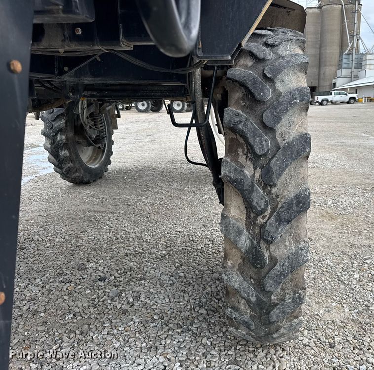 image for item DU3358 2012 Case IH Patriot 3330 sprayer