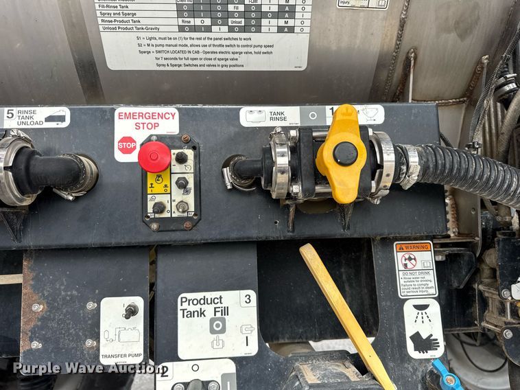 image for item DU3359 2013 Case IH Patriot 3330 sprayer