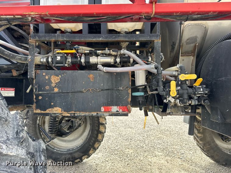 image for item DU3359 2013 Case IH Patriot 3330 sprayer