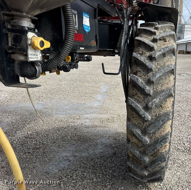 image for item DU3359 2013 Case IH Patriot 3330 sprayer