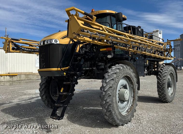 image for item DU3360 2012 Rogator RG1100 sprayer