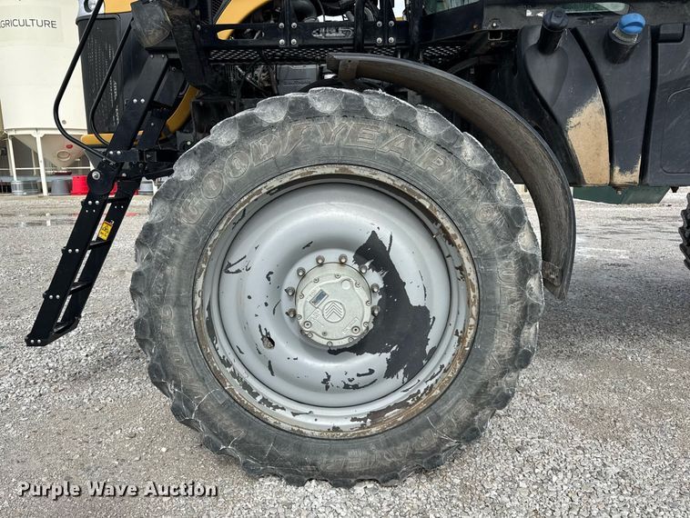 image for item DU3360 2012 Rogator RG1100 sprayer