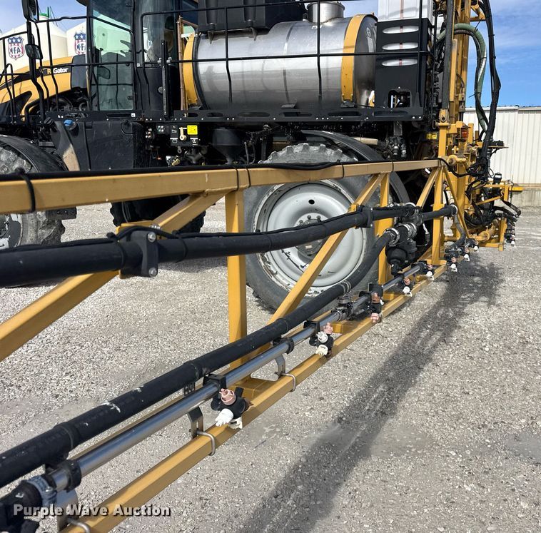 image for item DU3360 2012 Rogator RG1100 sprayer