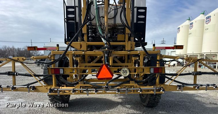 image for item DU3360 2012 Rogator RG1100 sprayer