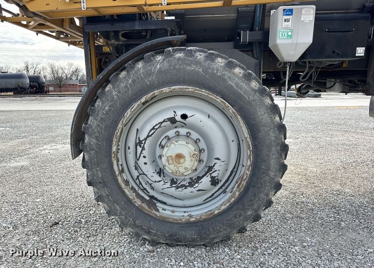 image for item DU3360 2012 Rogator RG1100 sprayer