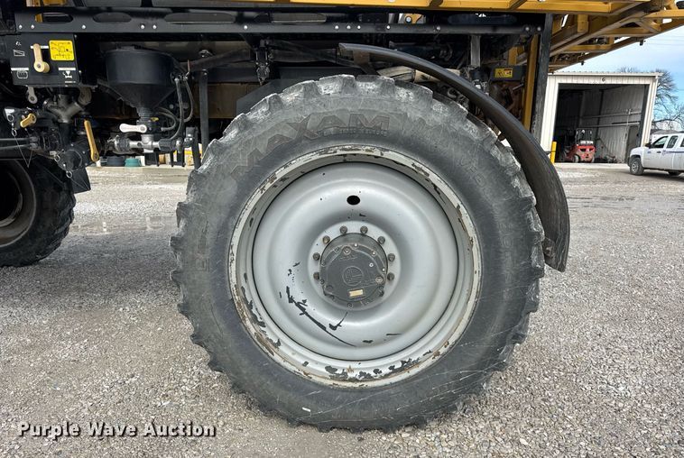 image for item DU3360 2012 Rogator RG1100 sprayer