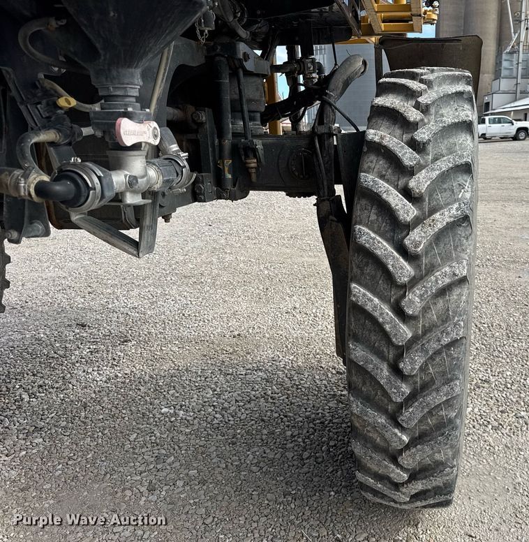 image for item DU3360 2012 Rogator RG1100 sprayer