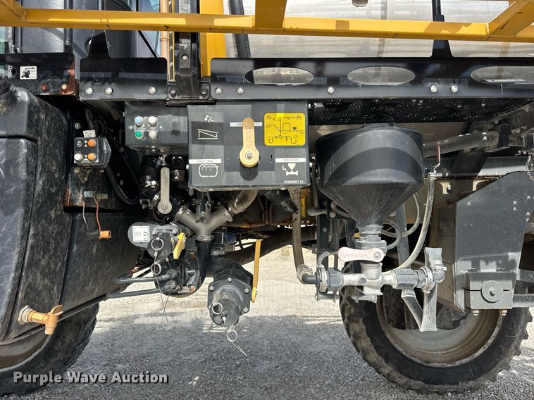image for item DU3360 2012 Rogator RG1100 sprayer