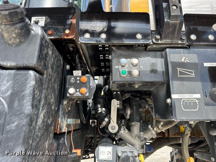 image for item DU3360 2012 Rogator RG1100 sprayer