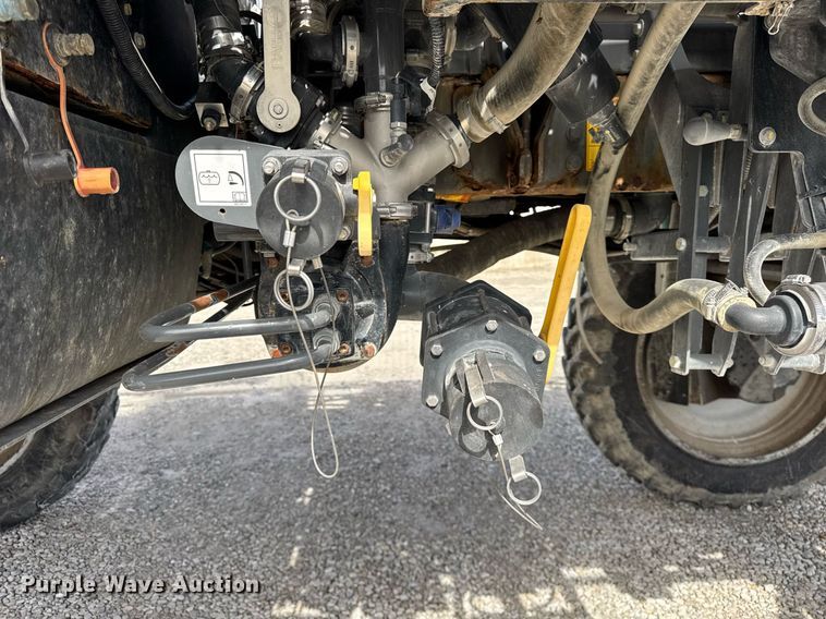 image for item DU3360 2012 Rogator RG1100 sprayer