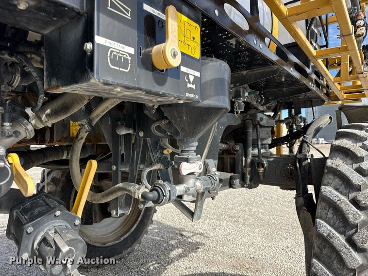 image for item DU3360 2012 Rogator RG1100 sprayer